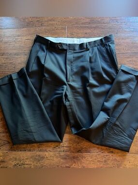 𝑰𝒏𝒄𝒓𝒆𝒅𝒊𝒃𝒍𝒆 𝑸𝒖𝒂𝒍𝒊𝒕𝒚 Kirkland Men’s Wool Dress Pants 38 x 30